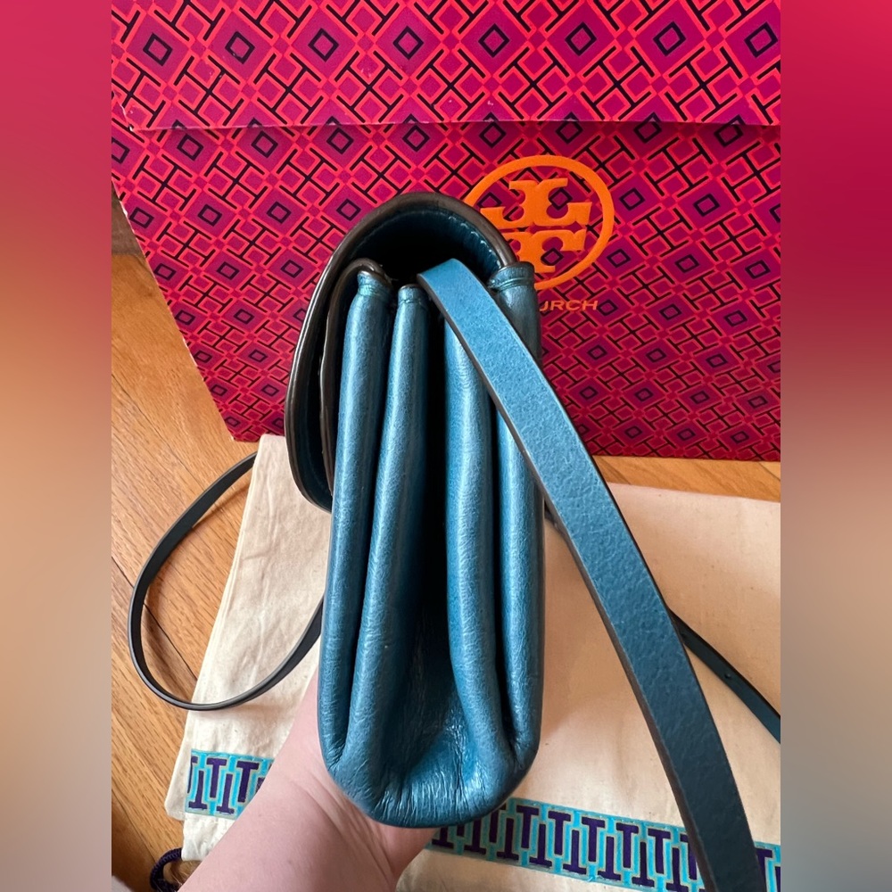 Tory Burch Miller Glazed Wallet Crossbody - Picture 9 of 15